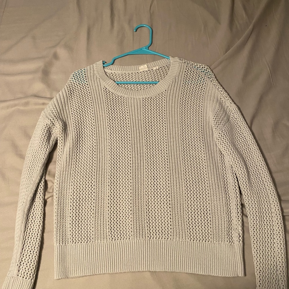 Gap sweater size medium